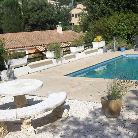 Elegante A Saint-raphael Avec Piscine Partagee Saint-Raphael (Var)