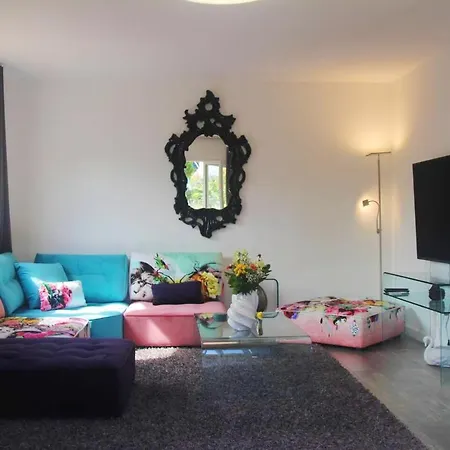 Elegante A Saint-raphael Avec Piscine Partagee *