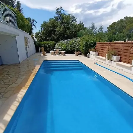 Elegante A Saint-raphael Avec Piscine Partagee Saint-Raphael (Var)